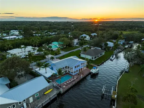 474 Peninsula Drive Fort Pierce FL 34946