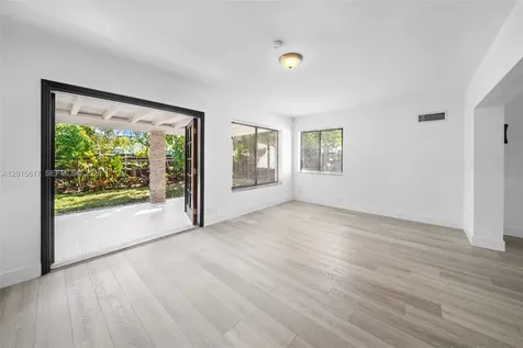 7525 Adventure Avenue North Bay Village FL 33141