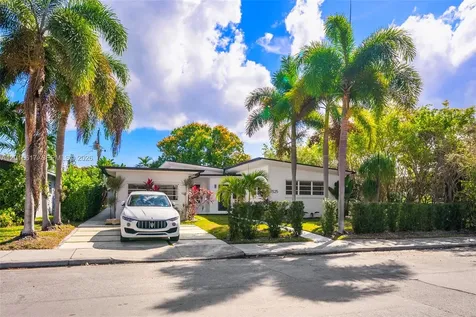 7525 Adventure Avenue North Bay Village FL 33141