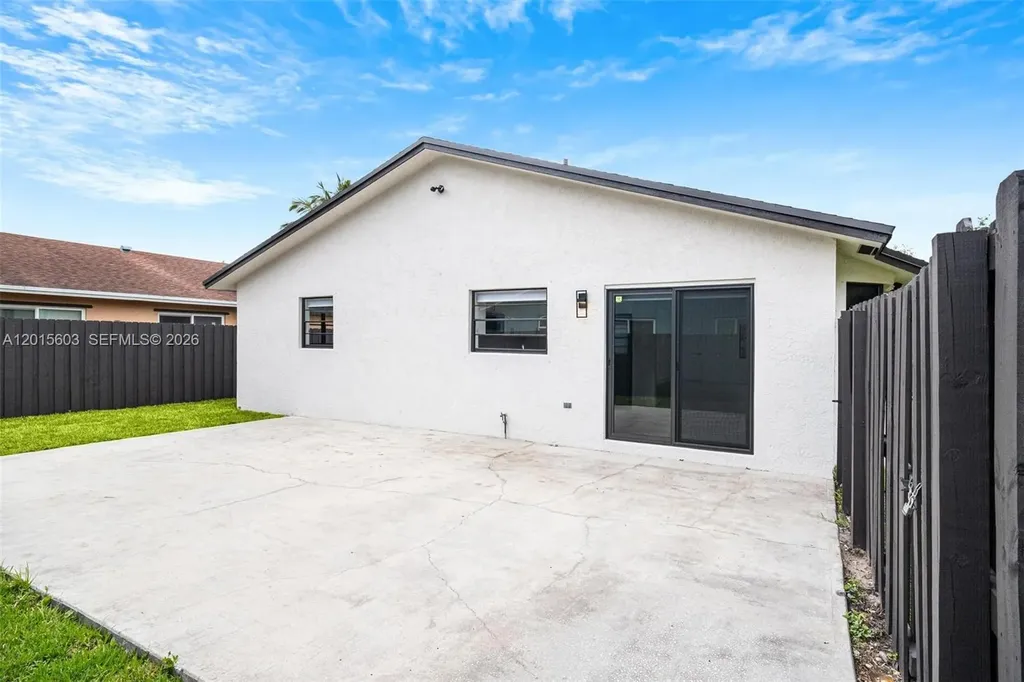 2060 N 26th Avenue Hollywood FL 33020