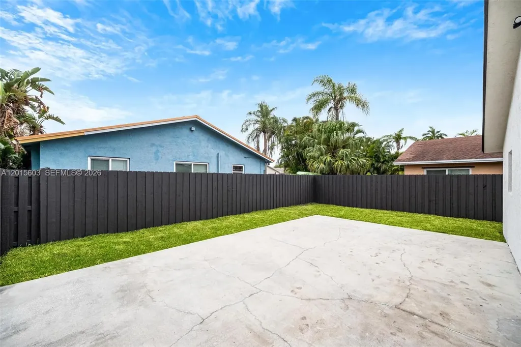 2060 N 26th Avenue Hollywood FL 33020