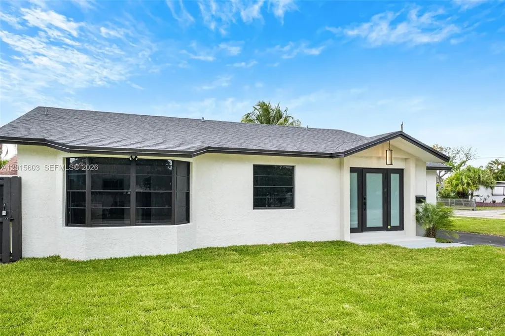 2060 N 26th Avenue Hollywood FL 33020
