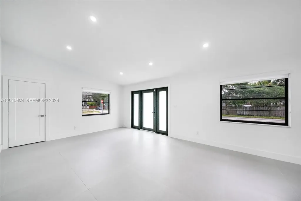 2060 N 26th Avenue Hollywood FL 33020