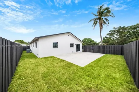 2060 N 26th Avenue Hollywood FL 33020