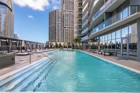 77 SE 5th Street Miami FL 33131