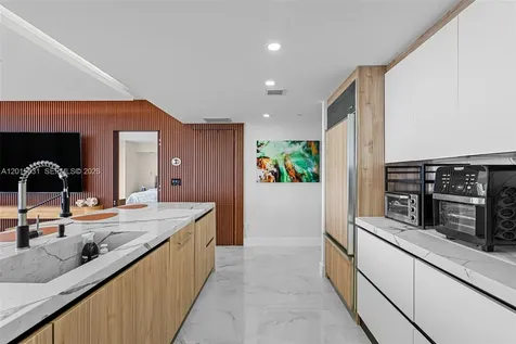 465 Brickell Avenue Miami FL 33131