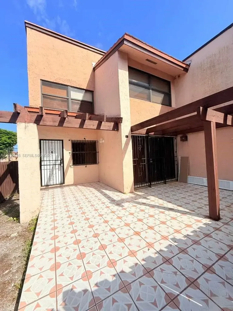 445 W Park Drive Miami FL 33172