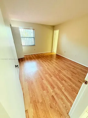 445 W Park Drive Miami FL 33172