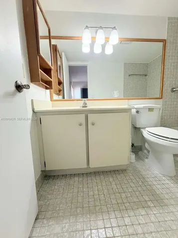 445 W Park Drive Miami FL 33172