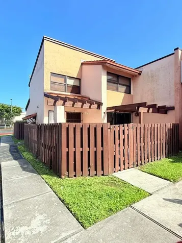 445 W Park Drive Miami FL 33172