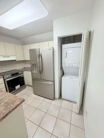 445 W Park Drive Miami FL 33172