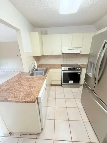 445 W Park Drive Miami FL 33172