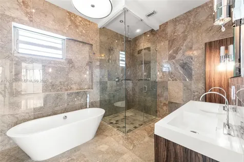 5255 Collins Avenue Miami Beach FL 33140