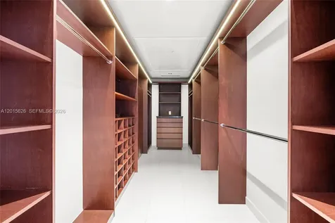 5255 Collins Avenue Miami Beach FL 33140