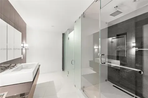 5255 Collins Avenue Miami Beach FL 33140