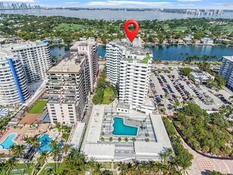 5255 Collins Avenue Miami Beach FL 33140