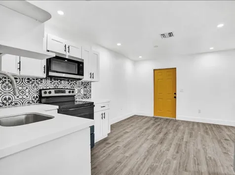 4129 SW 23 Street West Park FL 33023