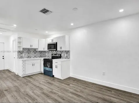 4129 SW 23 Street West Park FL 33023