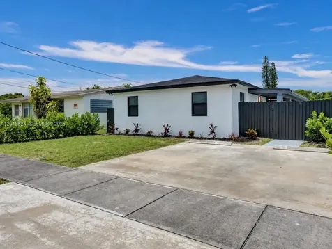 4129 SW 23 Street West Park FL 33023