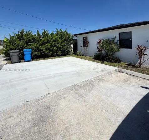 4129 SW 23 Street West Park FL 33023