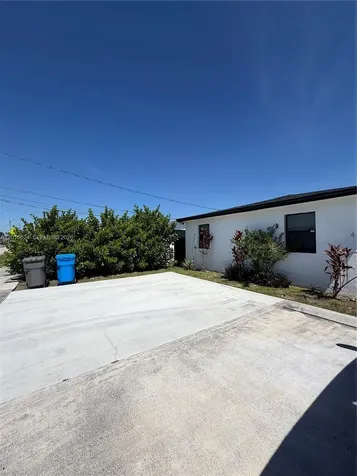 4129 SW 23 Street West Park FL 33023