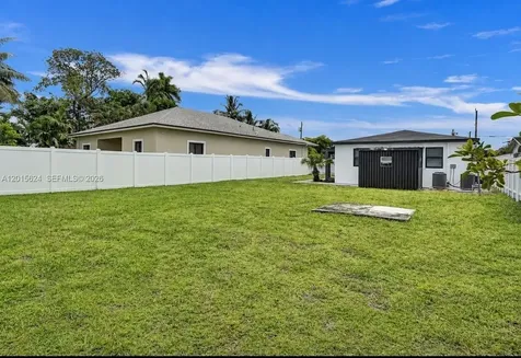 4129 SW 23 Street West Park FL 33023