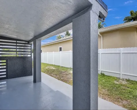 4129 SW 23 Street West Park FL 33023
