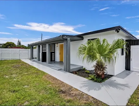 4129 SW 23 Street West Park FL 33023