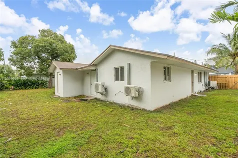 645 NW 15th Avenue Fort Lauderdale FL 33311