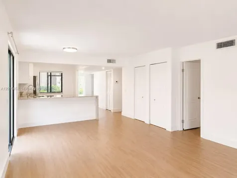 439 Lakeview Drive Weston FL 33326