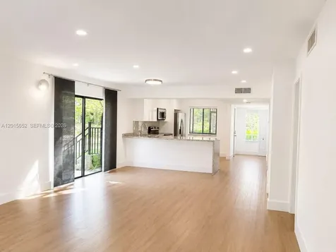 439 Lakeview Drive Weston FL 33326