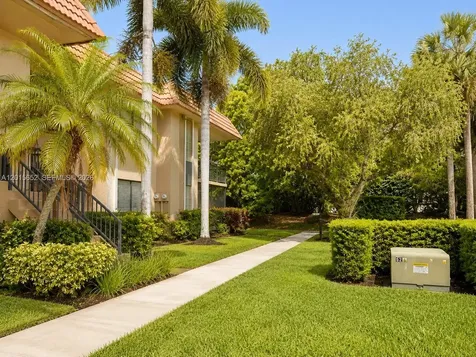 439 Lakeview Drive Weston FL 33326
