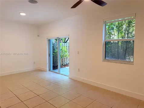 1328 SE 26th Terrace Homestead FL 33035