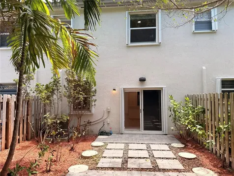 1328 SE 26th Terrace Homestead FL 33035