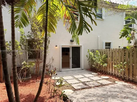 1328 SE 26th Terrace Homestead FL 33035