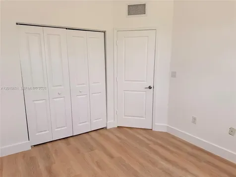 1328 SE 26th Terrace Homestead FL 33035