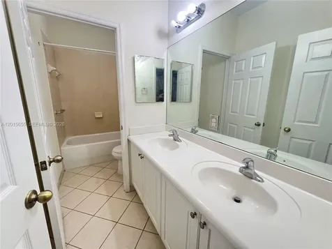 10343 NW 30th Terrace Doral FL 33172