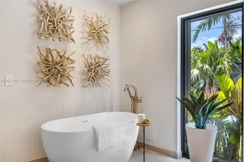 72 W Shore Drive W Miami FL 33133