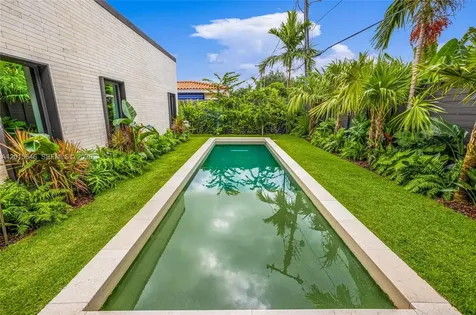 72 W Shore Drive W Miami FL 33133