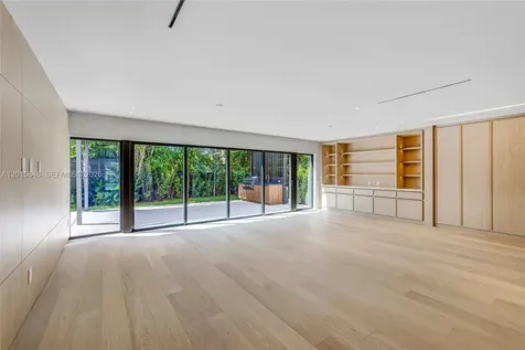 72 W Shore Drive W Miami FL 33133
