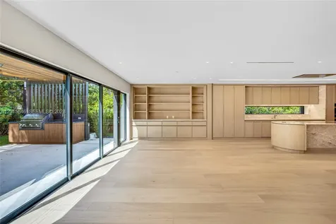 72 W Shore Drive W Miami FL 33133
