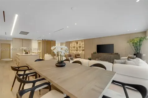 72 W Shore Drive W Miami FL 33133