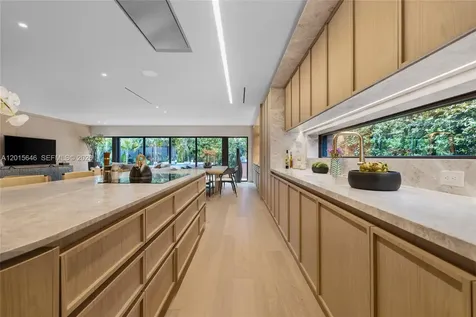 72 W Shore Drive W Miami FL 33133