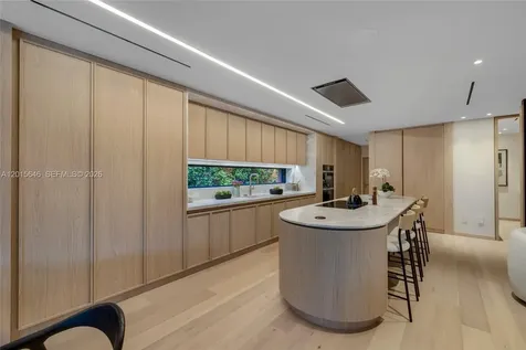 72 W Shore Drive W Miami FL 33133