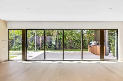 72 W Shore Drive W Miami FL 33133