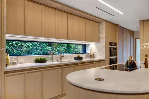 72 W Shore Drive W Miami FL 33133