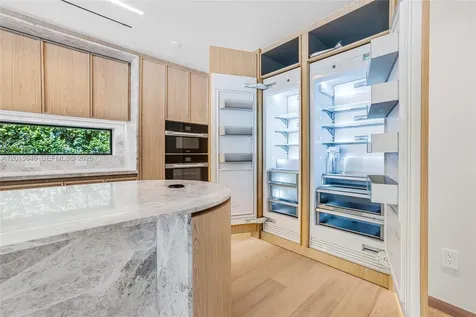 72 W Shore Drive W Miami FL 33133