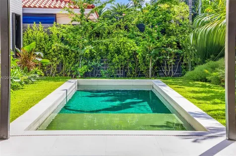 72 W Shore Drive W Miami FL 33133