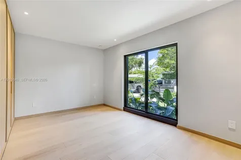 72 W Shore Drive W Miami FL 33133