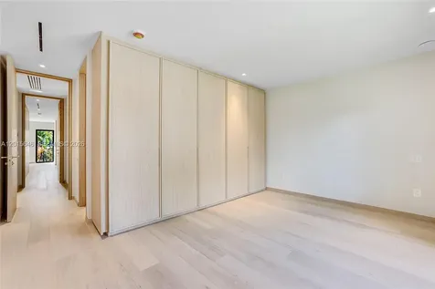 72 W Shore Drive W Miami FL 33133